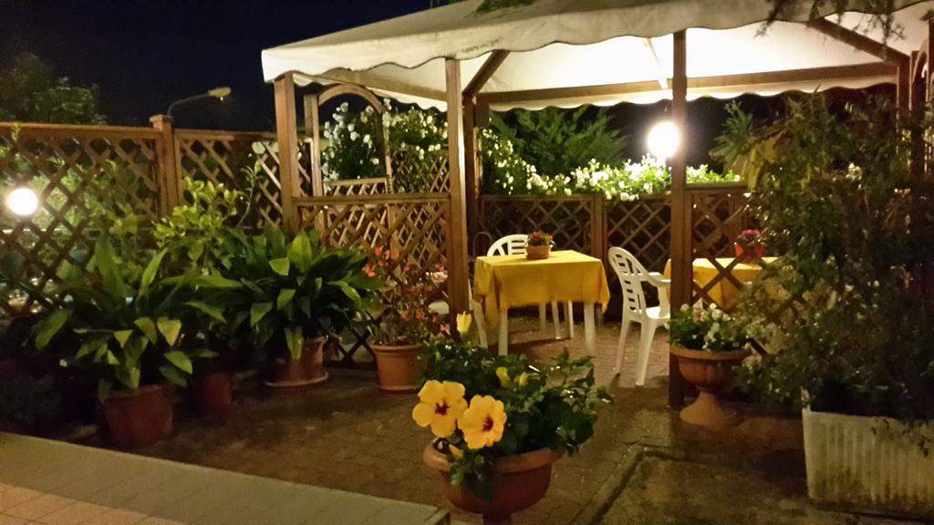 Albergo Hotel Garden Ristorante Tabiano Terme Екстер'єр фото