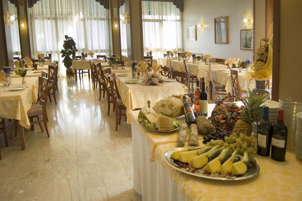 Albergo Hotel Garden Ristorante Tabiano Terme Екстер'єр фото